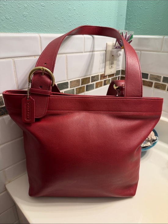 Coach Handbags - Coach  Leather Vintage Shoulder Bag